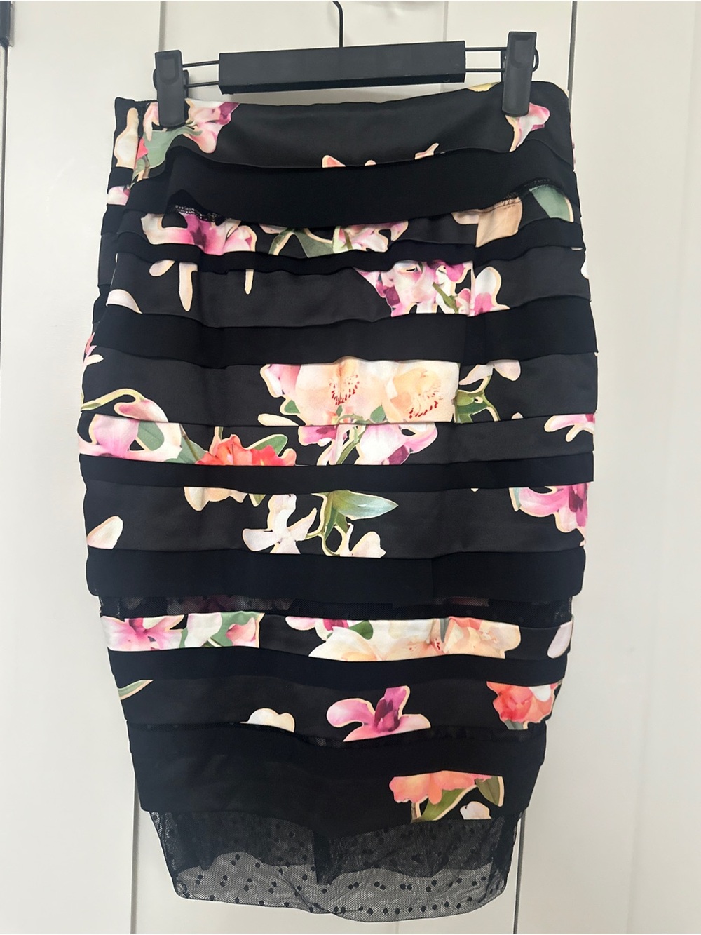 Marciano Black Floral Band-Detail Pencil Skirt